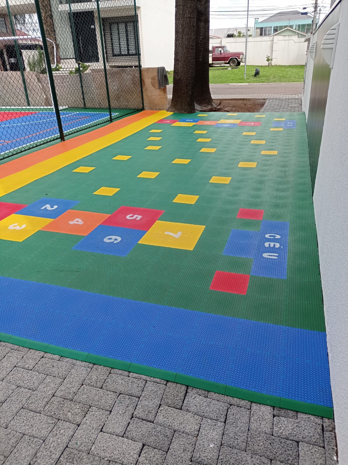 Playground com piso modular