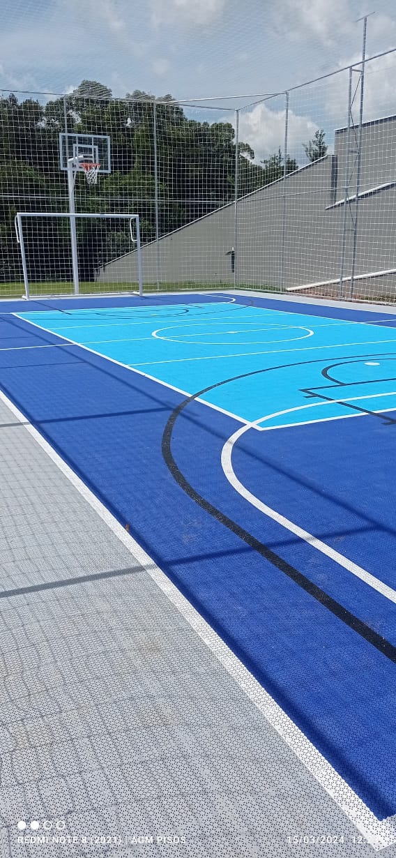 Quadra com piso modular outdoor